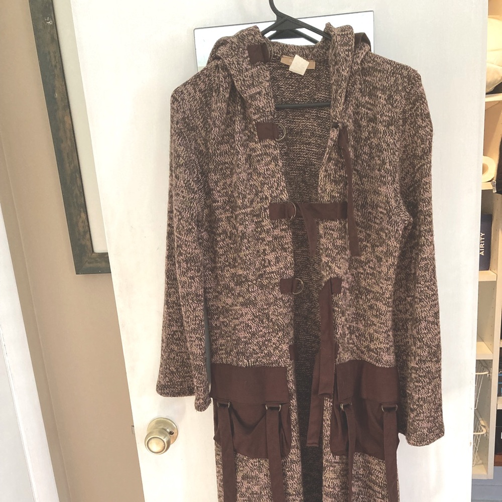 Super cute spring or fall sweater long woman